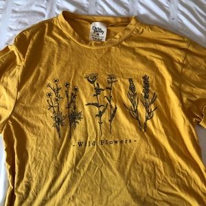 Cute cropped flower tee